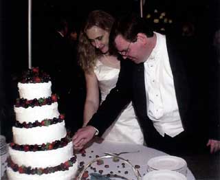 Cutting the wedding cake
